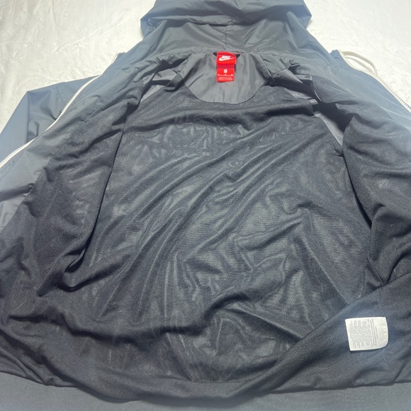 Nike the Windrunner Full Zip Hooded Lightweight Jacket - Picture 8 of 11